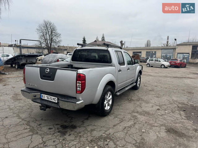 Сірий Ніссан Навара, об'ємом двигуна 2.49 л та пробігом 370 тис. км за 10000 $, фото 2 на Automoto.ua