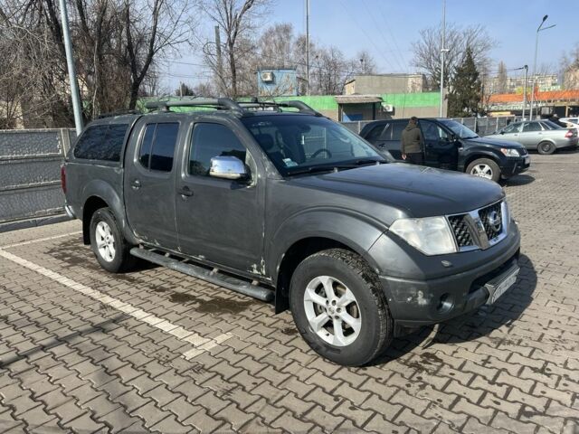 Серый Ниссан Навара, объемом двигателя 2.5 л и пробегом 285 тыс. км за 7750 $, фото 3 на Automoto.ua