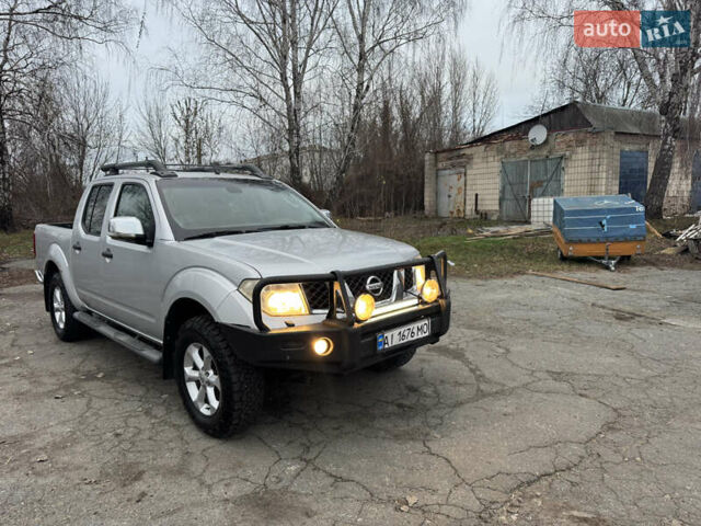 Сірий Ніссан Навара, об'ємом двигуна 2.49 л та пробігом 370 тис. км за 10000 $, фото 13 на Automoto.ua