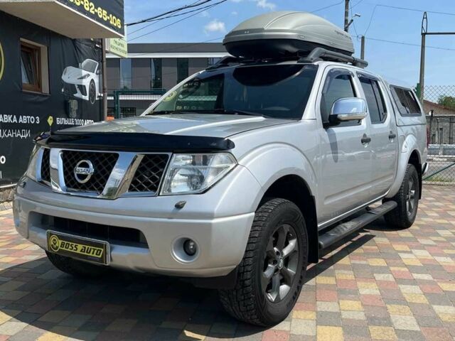 Серый Ниссан Навара, объемом двигателя 2.5 л и пробегом 258 тыс. км за 14200 $, фото 2 на Automoto.ua