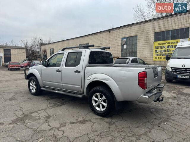 Сірий Ніссан Навара, об'ємом двигуна 2.49 л та пробігом 370 тис. км за 10000 $, фото 4 на Automoto.ua