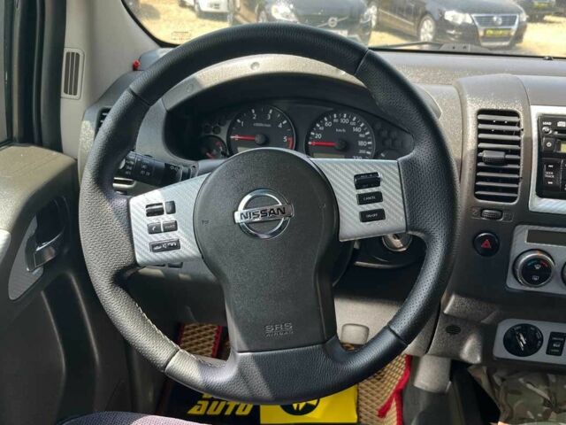 Серый Ниссан Навара, объемом двигателя 2.5 л и пробегом 258 тыс. км за 14200 $, фото 17 на Automoto.ua