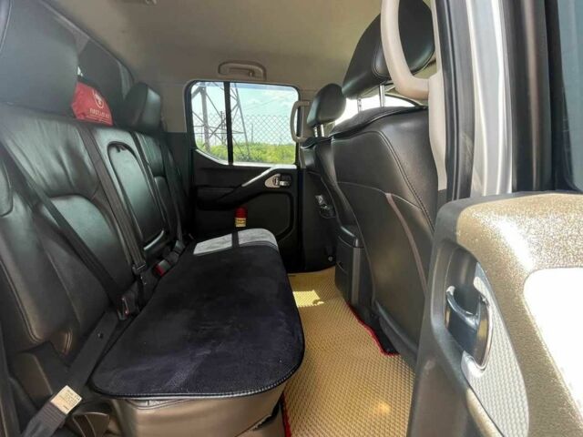 Серый Ниссан Навара, объемом двигателя 2.5 л и пробегом 258 тыс. км за 14200 $, фото 19 на Automoto.ua