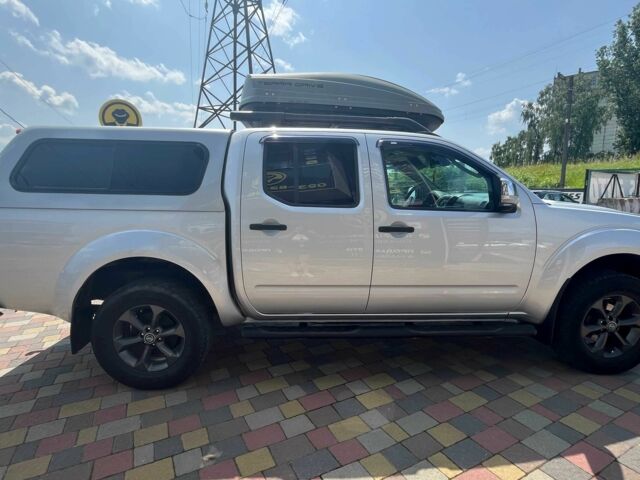 Серый Ниссан Навара, объемом двигателя 2.5 л и пробегом 258 тыс. км за 14200 $, фото 7 на Automoto.ua