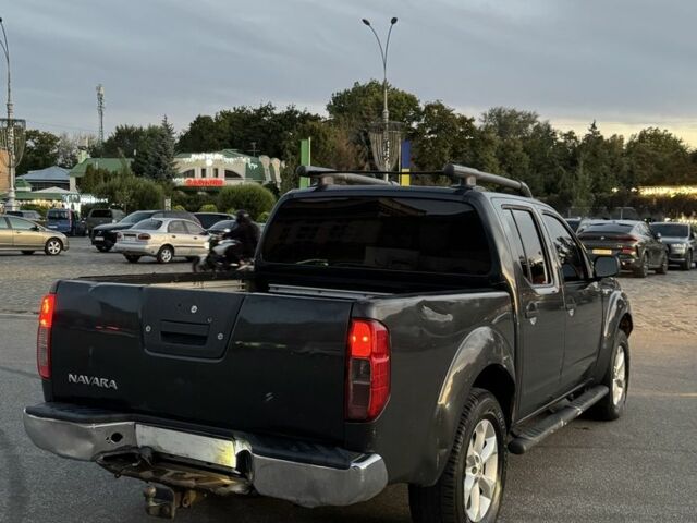 Сірий Ніссан Навара, об'ємом двигуна 2.5 л та пробігом 170 тис. км за 4650 $, фото 5 на Automoto.ua