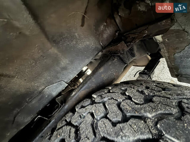 Сірий Ніссан Навара, об'ємом двигуна 2.49 л та пробігом 370 тис. км за 10000 $, фото 12 на Automoto.ua