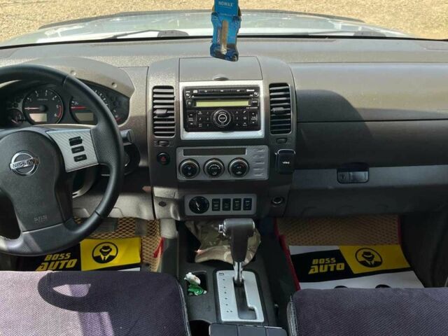 Серый Ниссан Навара, объемом двигателя 2.5 л и пробегом 258 тыс. км за 14200 $, фото 18 на Automoto.ua