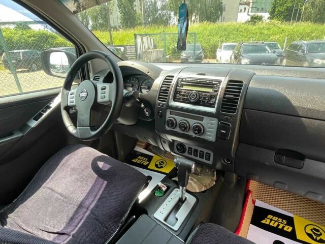 Серый Ниссан Навара, объемом двигателя 2.5 л и пробегом 258 тыс. км за 14200 $, фото 21 на Automoto.ua