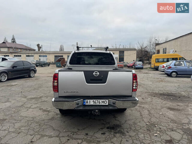 Сірий Ніссан Навара, об'ємом двигуна 2.49 л та пробігом 370 тис. км за 10000 $, фото 3 на Automoto.ua