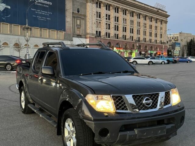 Сірий Ніссан Навара, об'ємом двигуна 2.5 л та пробігом 170 тис. км за 4650 $, фото 3 на Automoto.ua