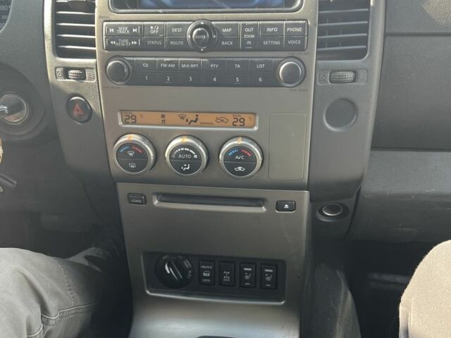 Серый Ниссан Навара, объемом двигателя 2.5 л и пробегом 285 тыс. км за 7500 $, фото 8 на Automoto.ua