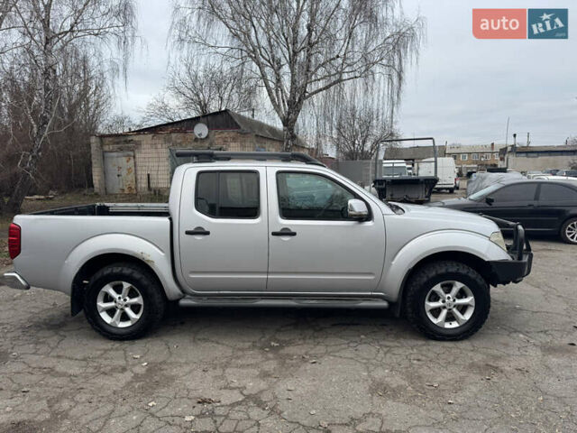 Сірий Ніссан Навара, об'ємом двигуна 2.49 л та пробігом 370 тис. км за 10000 $, фото 1 на Automoto.ua
