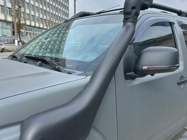Сірий Ніссан Навара, об'ємом двигуна 2.49 л та пробігом 254 тис. км за 15000 $, фото 10 на Automoto.ua