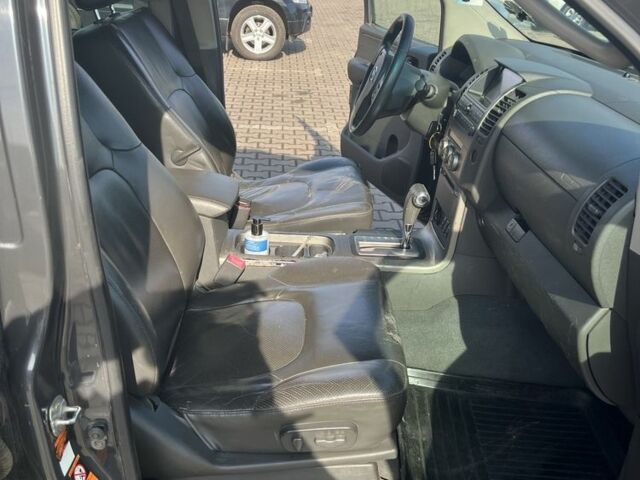 Серый Ниссан Навара, объемом двигателя 2.5 л и пробегом 285 тыс. км за 7750 $, фото 11 на Automoto.ua