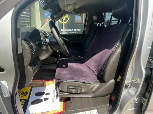 Серый Ниссан Навара, объемом двигателя 2.5 л и пробегом 258 тыс. км за 14200 $, фото 11 на Automoto.ua