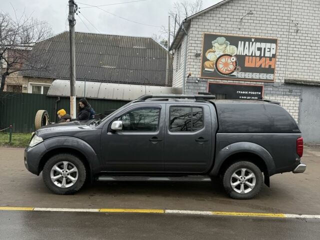 Серый Ниссан Навара, объемом двигателя 2.5 л и пробегом 150 тыс. км за 6950 $, фото 1 на Automoto.ua