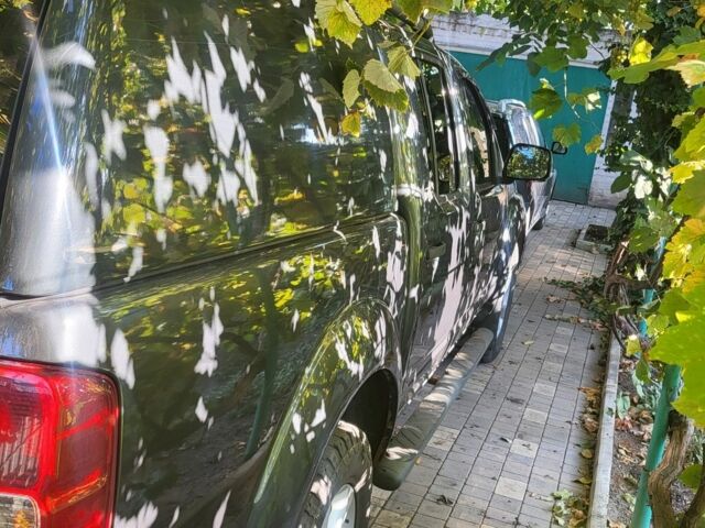 Сірий Ніссан Навара, об'ємом двигуна 2.5 л та пробігом 148 тис. км за 6000 $, фото 4 на Automoto.ua