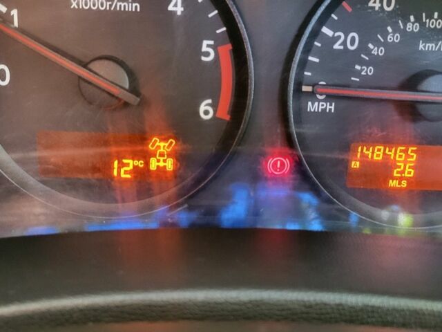 Сірий Ніссан Навара, об'ємом двигуна 2.5 л та пробігом 148 тис. км за 6000 $, фото 8 на Automoto.ua