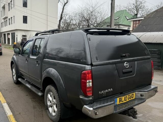 Серый Ниссан Навара, объемом двигателя 2.5 л и пробегом 150 тыс. км за 6950 $, фото 2 на Automoto.ua