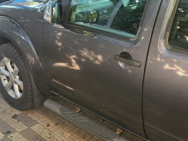 Сірий Ніссан Навара, об'ємом двигуна 2.5 л та пробігом 148 тис. км за 6000 $, фото 7 на Automoto.ua