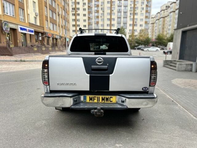 Серый Ниссан Навара, объемом двигателя 2.5 л и пробегом 241 тыс. км за 6950 $, фото 4 на Automoto.ua