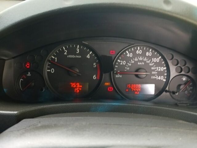 Серый Ниссан Навара, объемом двигателя 2.5 л и пробегом 200 тыс. км за 4000 $, фото 8 на Automoto.ua