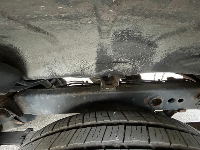 Серый Ниссан Навара, объемом двигателя 2.5 л и пробегом 241 тыс. км за 6950 $, фото 12 на Automoto.ua