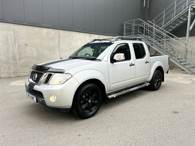 Серый Ниссан Навара, объемом двигателя 2.5 л и пробегом 241 тыс. км за 6950 $, фото 7 на Automoto.ua