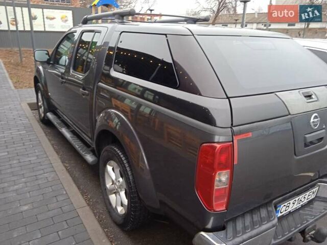 Серый Ниссан Навара, объемом двигателя 2.99 л и пробегом 261 тыс. км за 14000 $, фото 5 на Automoto.ua