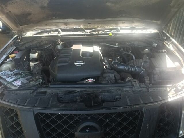 Серый Ниссан Навара, объемом двигателя 2.5 л и пробегом 200 тыс. км за 4000 $, фото 4 на Automoto.ua