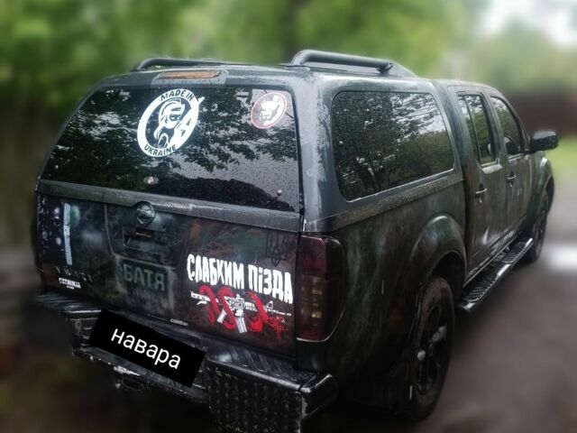 Серый Ниссан Навара, объемом двигателя 2.5 л и пробегом 200 тыс. км за 4000 $, фото 1 на Automoto.ua