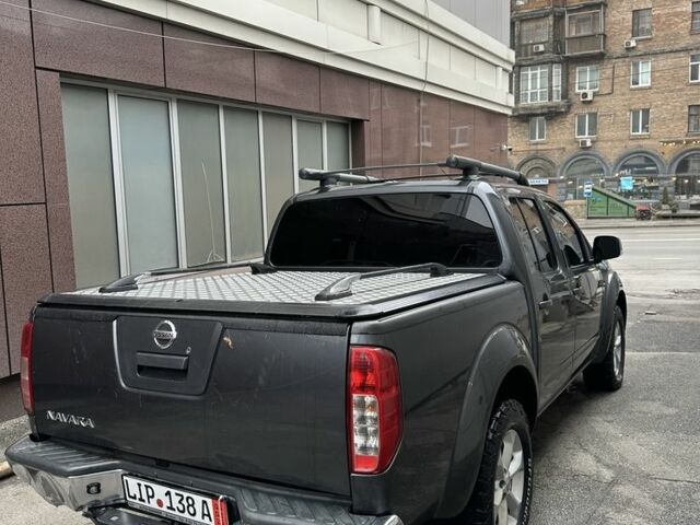 Серый Ниссан Навара, объемом двигателя 0 л и пробегом 441 тыс. км за 8200 $, фото 3 на Automoto.ua