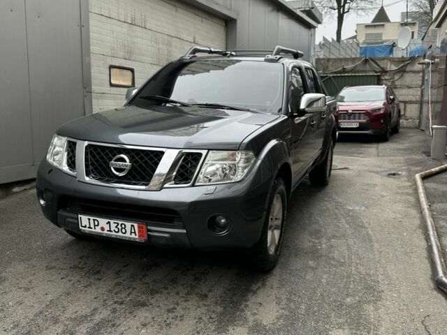Серый Ниссан Навара, объемом двигателя 0 л и пробегом 441 тыс. км за 8200 $, фото 1 на Automoto.ua