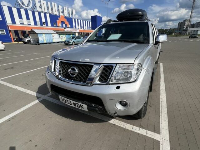 Серый Ниссан Навара, объемом двигателя 2.5 л и пробегом 200 тыс. км за 5500 $, фото 2 на Automoto.ua