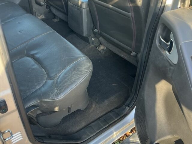 Серый Ниссан Навара, объемом двигателя 2.5 л и пробегом 81 тыс. км за 5999 $, фото 5 на Automoto.ua