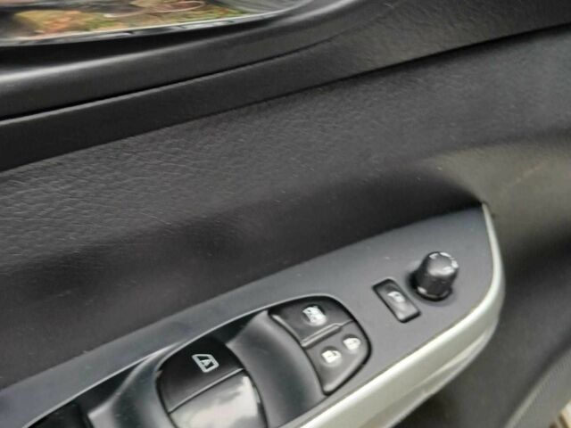 Серый Ниссан Навара, объемом двигателя 0 л и пробегом 200 тыс. км за 23354 $, фото 6 на Automoto.ua