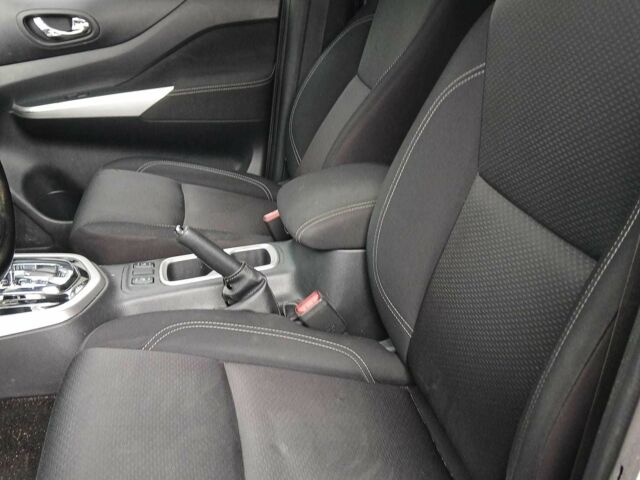 Серый Ниссан Навара, объемом двигателя 0 л и пробегом 200 тыс. км за 23354 $, фото 5 на Automoto.ua