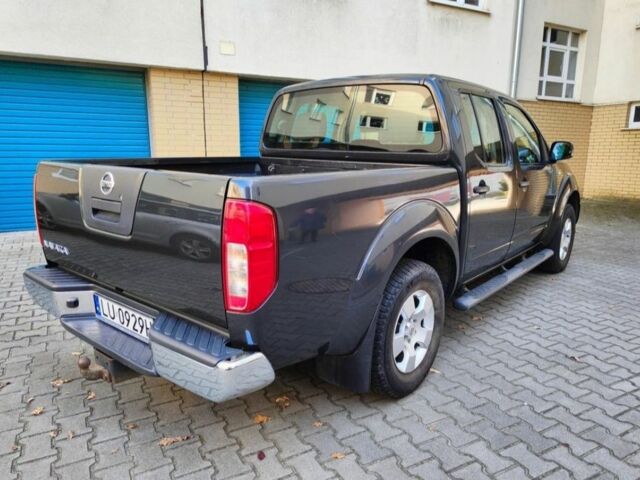 Серый Ниссан Навара, объемом двигателя 2.5 л и пробегом 321 тыс. км за 2700 $, фото 3 на Automoto.ua