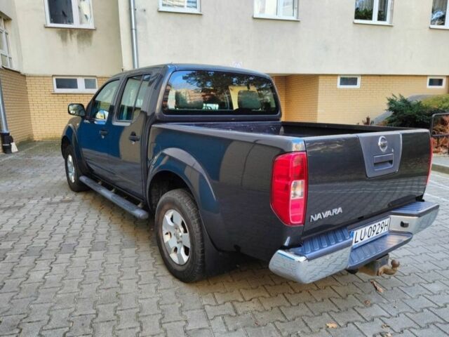 Серый Ниссан Навара, объемом двигателя 2.5 л и пробегом 321 тыс. км за 2700 $, фото 2 на Automoto.ua