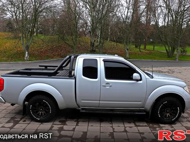 Серый Ниссан Навара, объемом двигателя 4 л и пробегом 122 тыс. км за 17999 $, фото 2 на Automoto.ua