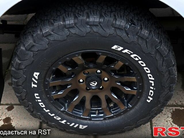 Серый Ниссан Навара, объемом двигателя 4 л и пробегом 122 тыс. км за 17999 $, фото 13 на Automoto.ua