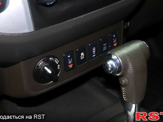 Серый Ниссан Навара, объемом двигателя 4 л и пробегом 122 тыс. км за 17999 $, фото 6 на Automoto.ua