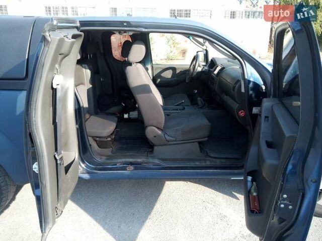 Синий Ниссан Навара, объемом двигателя 2.49 л и пробегом 369 тыс. км за 11900 $, фото 4 на Automoto.ua