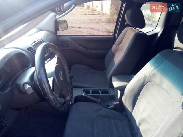 Синий Ниссан Навара, объемом двигателя 2.49 л и пробегом 369 тыс. км за 11900 $, фото 10 на Automoto.ua