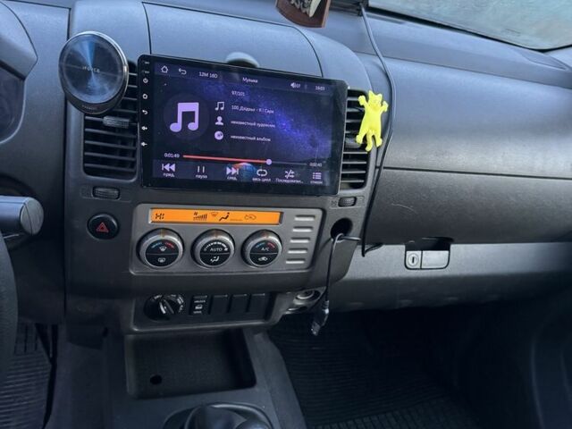 Синий Ниссан Навара, объемом двигателя 2.5 л и пробегом 370 тыс. км за 7500 $, фото 4 на Automoto.ua