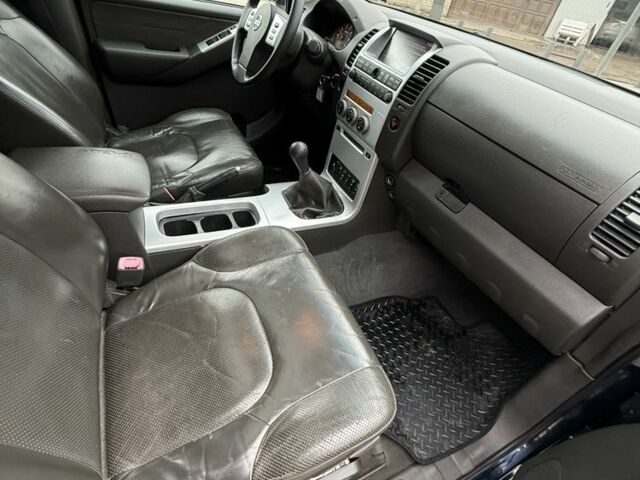 Синий Ниссан Навара, объемом двигателя 0 л и пробегом 156 тыс. км за 5200 $, фото 4 на Automoto.ua