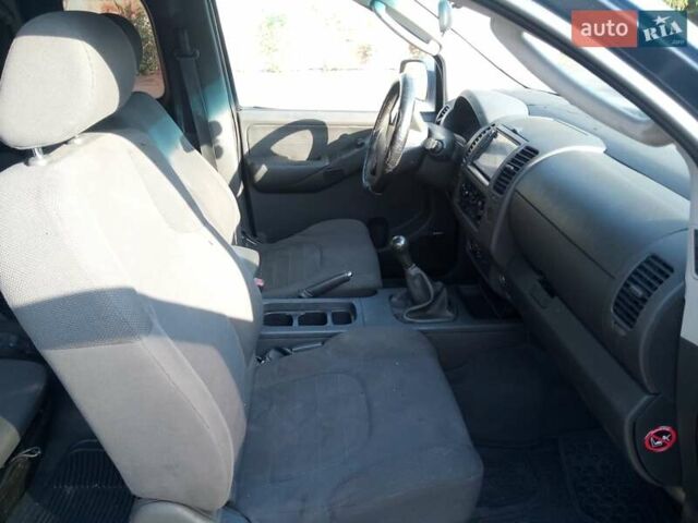 Синий Ниссан Навара, объемом двигателя 2.49 л и пробегом 369 тыс. км за 11900 $, фото 6 на Automoto.ua