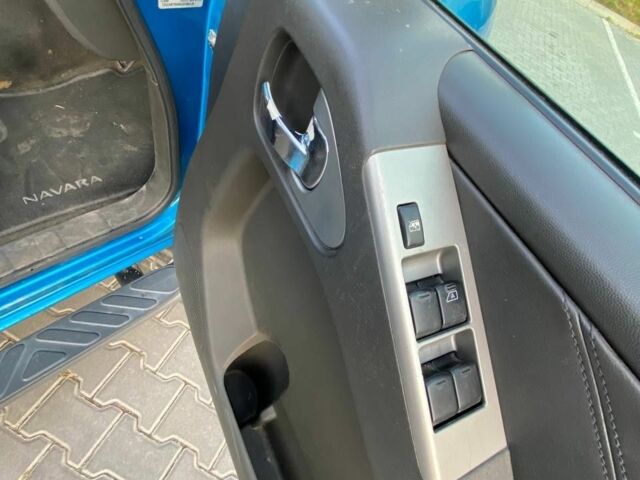 Синий Ниссан Навара, объемом двигателя 2.5 л и пробегом 186 тыс. км за 5600 $, фото 6 на Automoto.ua