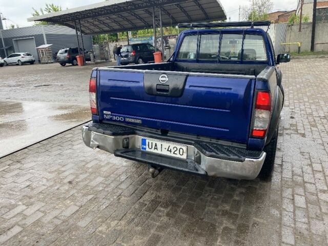 Синий Ниссан Навара, объемом двигателя 0 л и пробегом 350 тыс. км за 5500 $, фото 4 на Automoto.ua