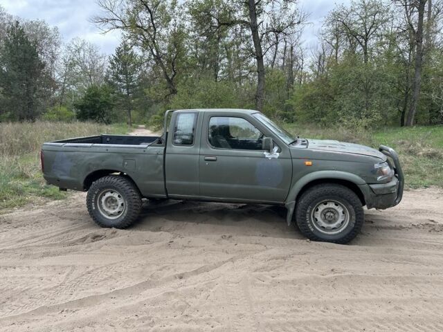 Зелений Ніссан Навара, об'ємом двигуна 2.5 л та пробігом 270 тис. км за 3650 $, фото 3 на Automoto.ua